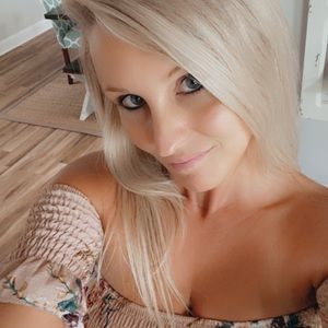 Meet your Posher, Corrine